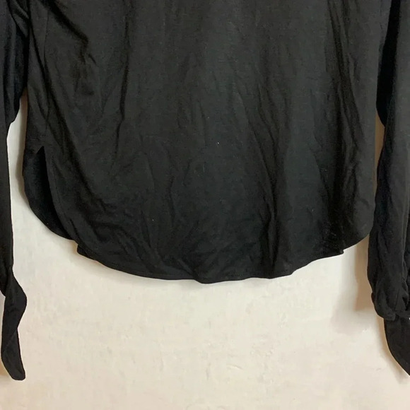 Platinum by Dorothy Schoelen Black Rayon Turtleneck top with wrist ties Small - Picture 9 of 12